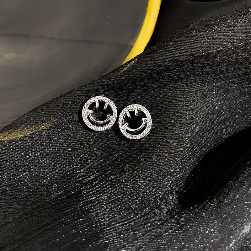 Smiley face stud earrings_0