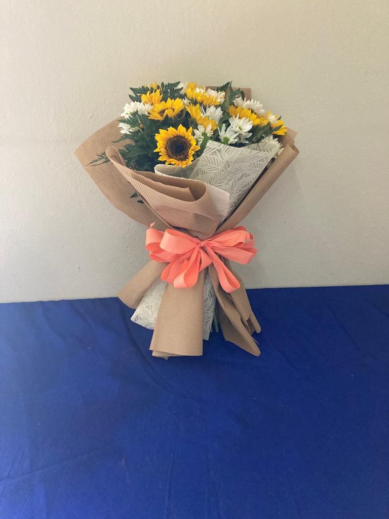 Ramo de 12 girasoles _0