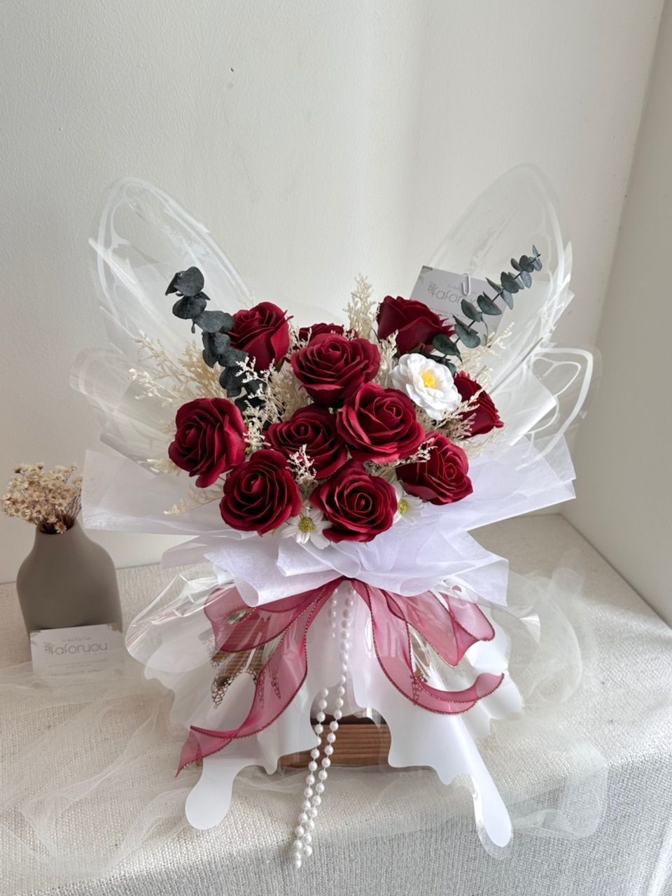 White Butterfly Bouquet ( Mix Dry flower)_0