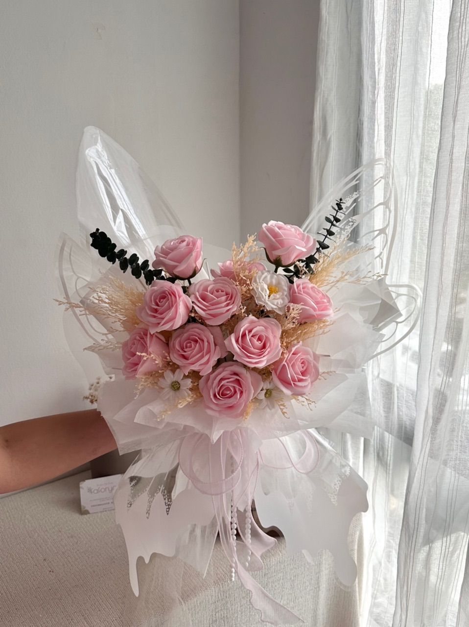 White Butterfly Bouquet ( Mix Dry flower)_1