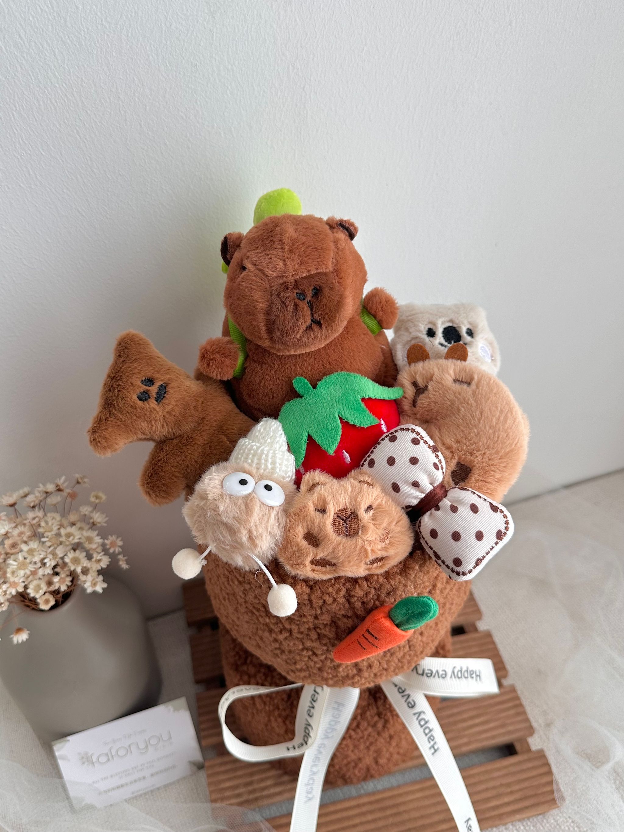 Capybara Doll Bouquet _1