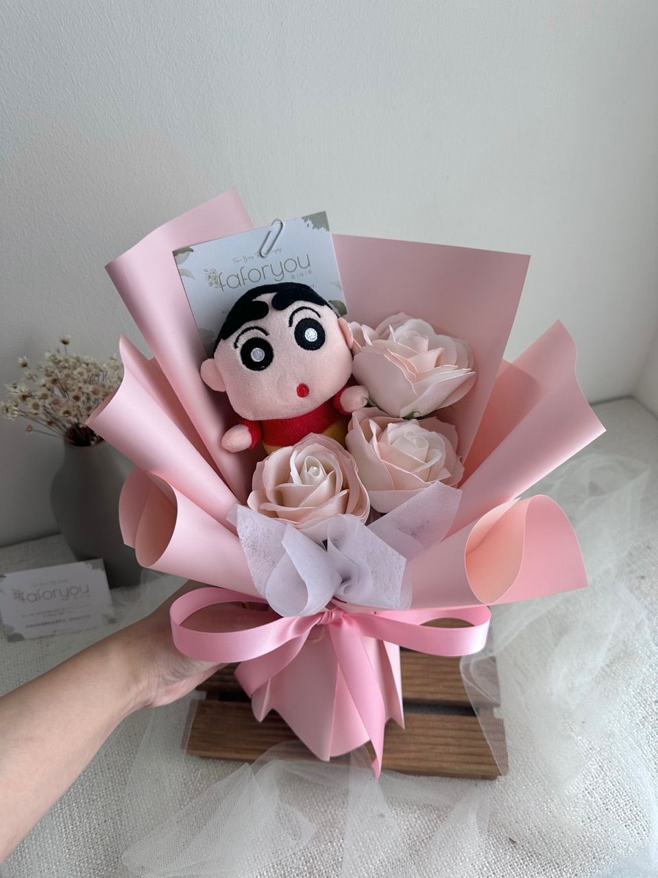 Crayon Shin Chan Soap Rose Bouquet_1