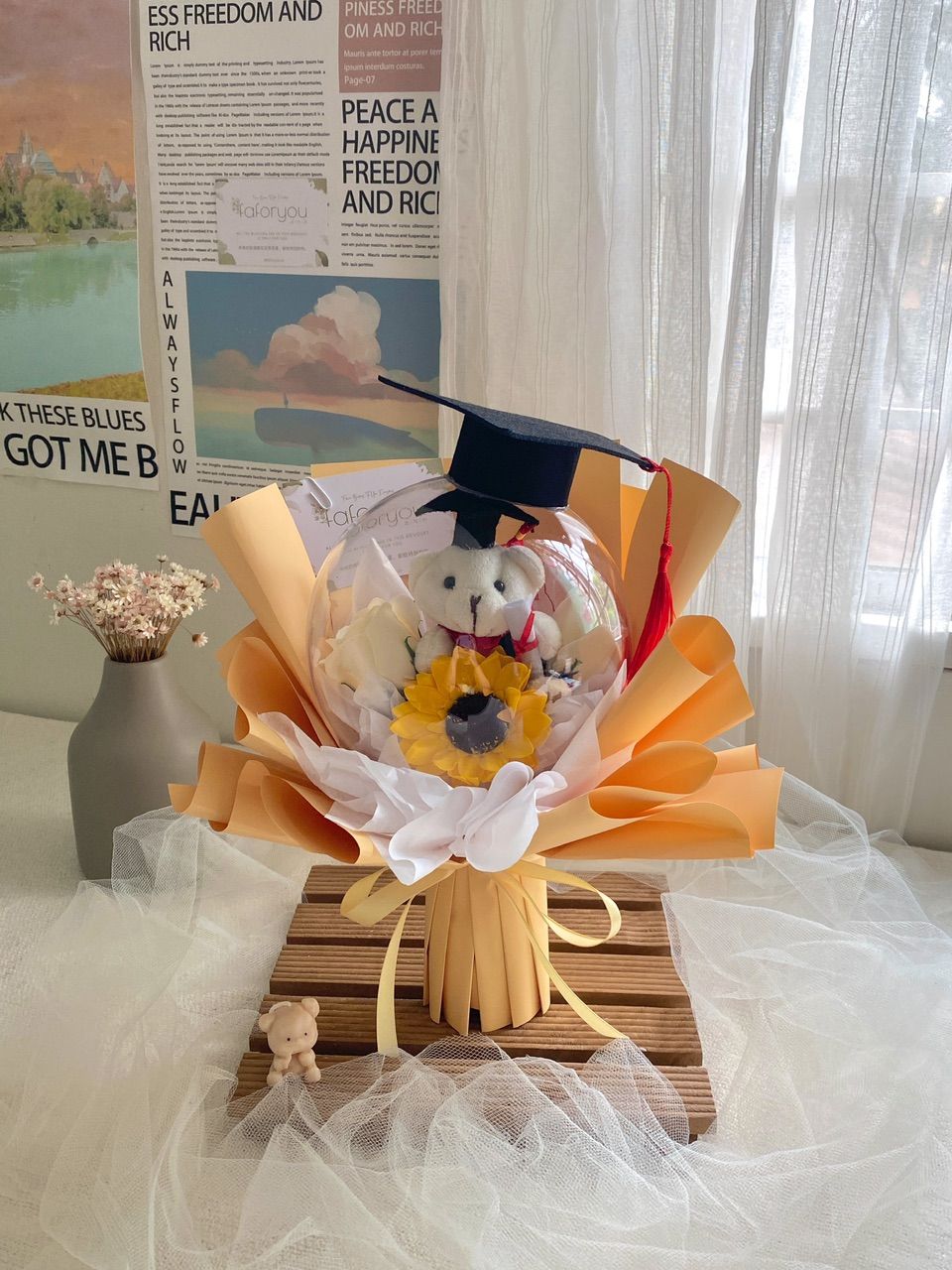 Graduation Bear Acrylic Ball Bouquet_0