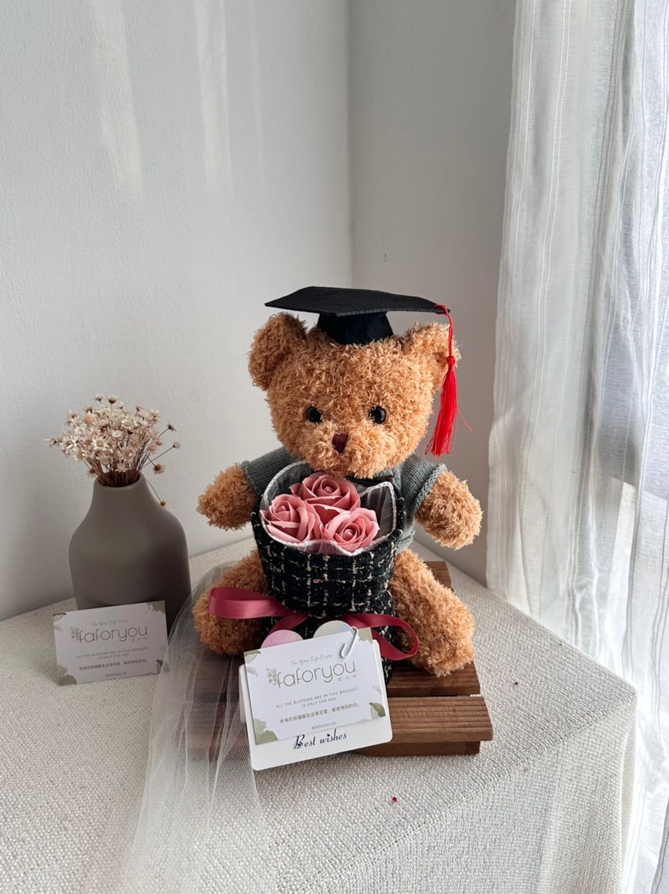 30cm Bear Graduation Round Bouquet_0