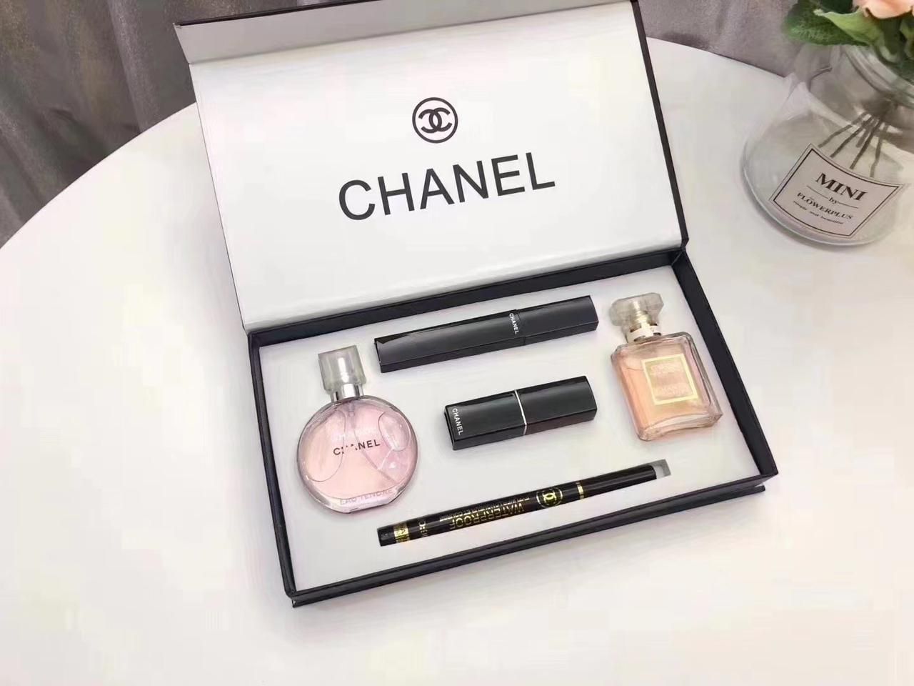 COCO Chanel Miniature Gift Set_0