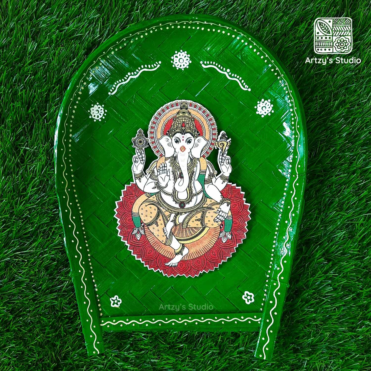 Decorated Medium Sup with Medium Ganpati on Lotus and Green BG_0