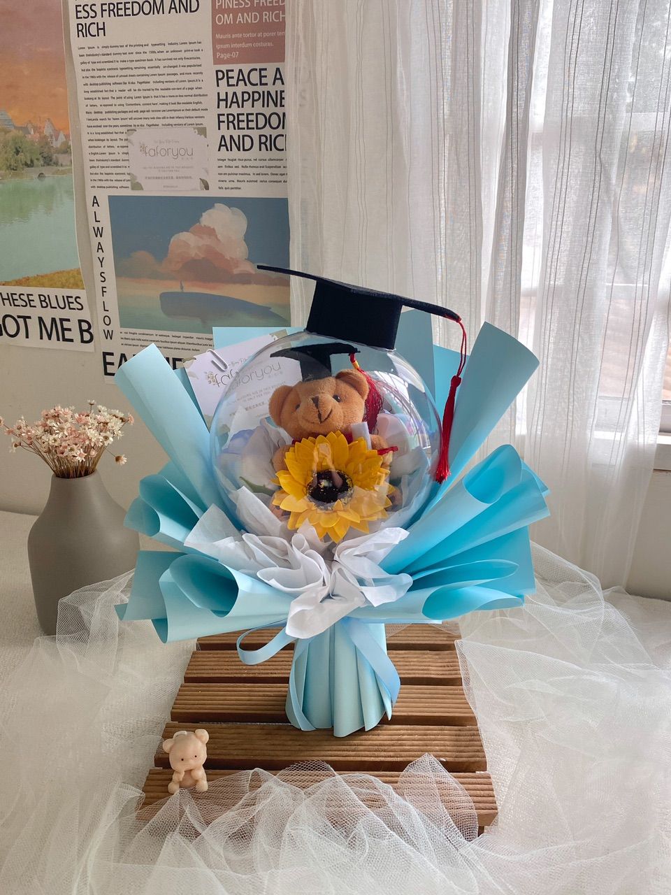 Graduation Bear Acrylic Ball Bouquet _0