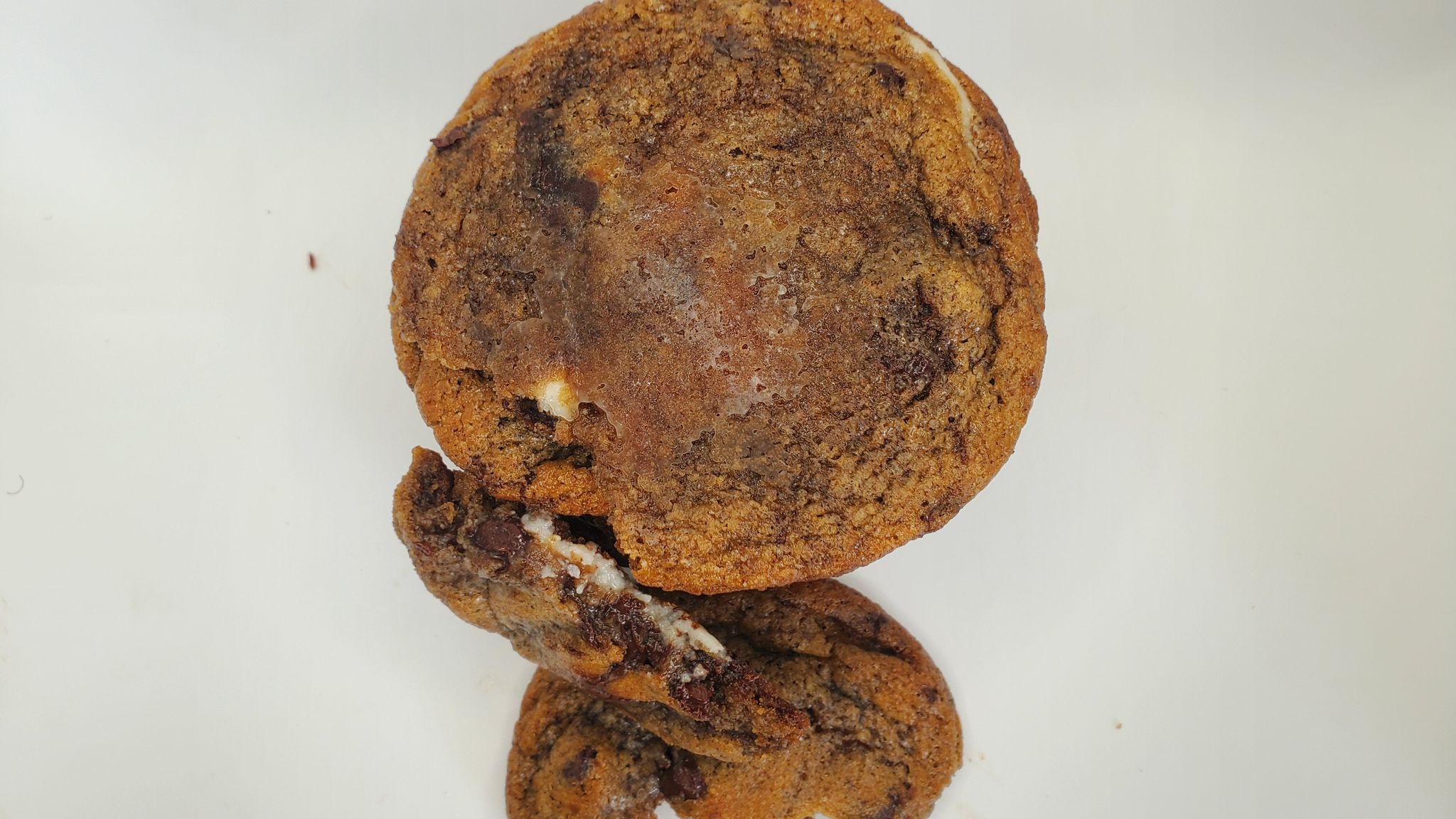 Cheesecake Stuffed Chocolate Chip Cookie_2