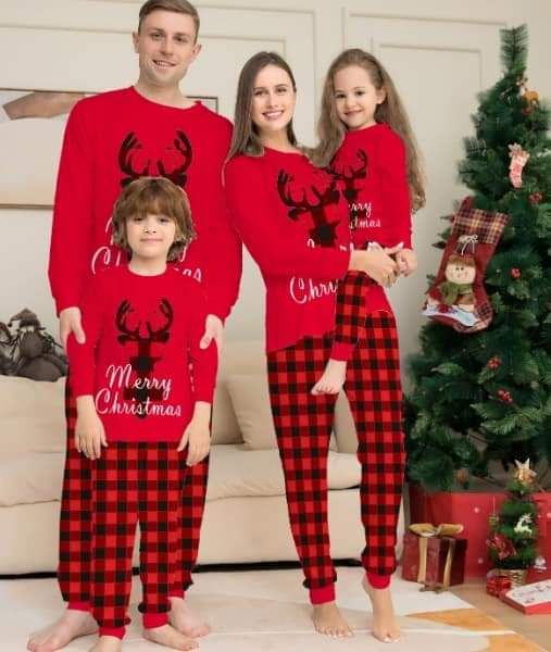 Cute PJs with Reindeer Design _4