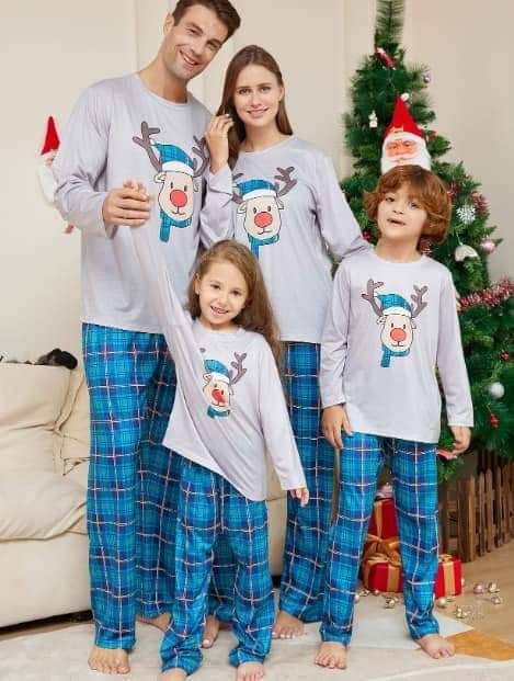 Cute PJs with Reindeer Design _5