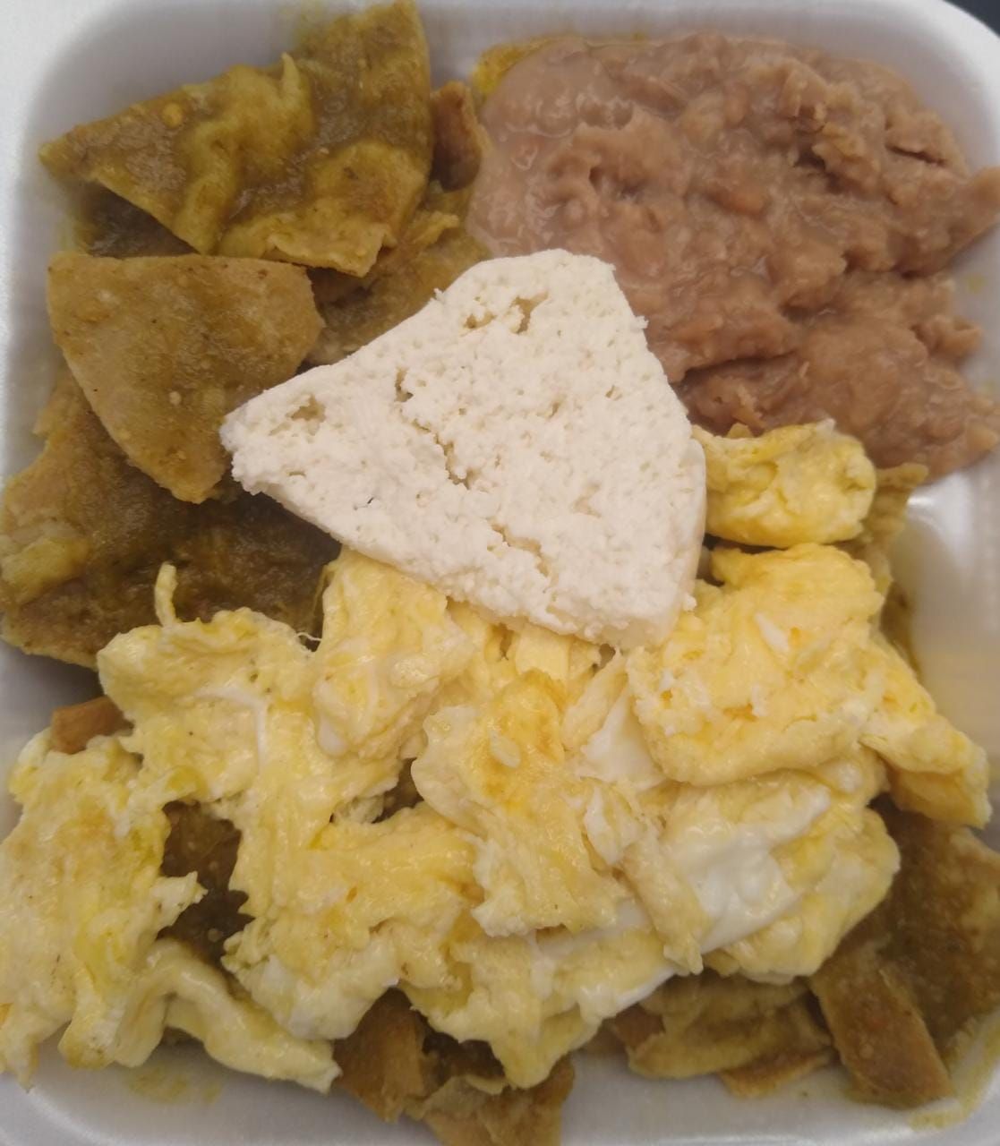 Chilaquiles (rojos o verdes) con Huevos al gusto _0