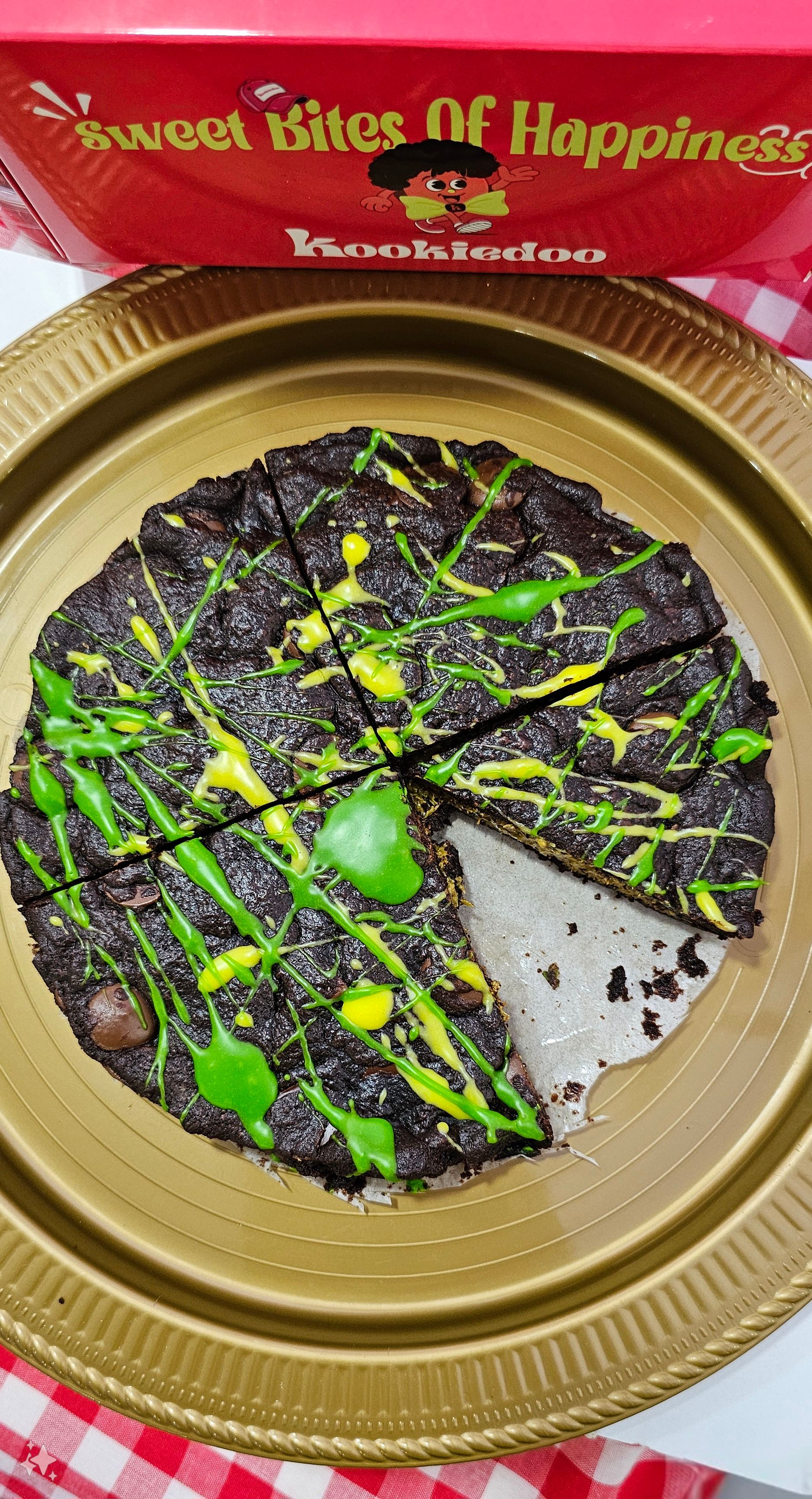 Pistachio Kunafa Cookie Cake (8 Slices)_2