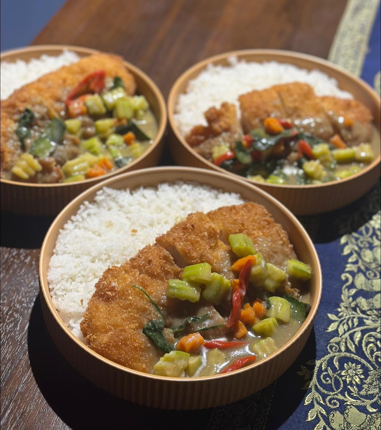 Fried chicken Green curry sauce w/rice _1