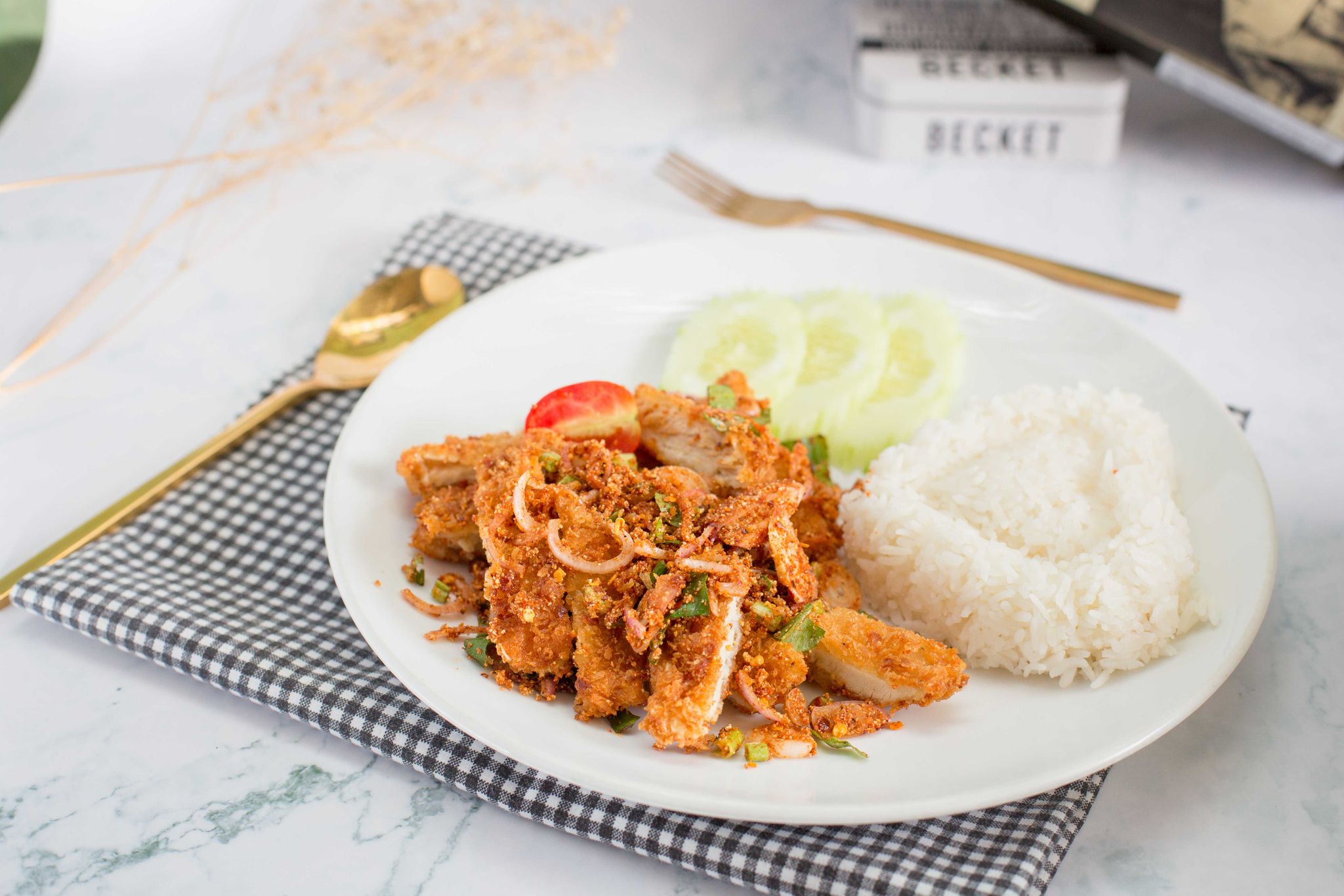 Spicy Fried Chicken Salad w/Rice (Khao Yum Gai Zap)_0