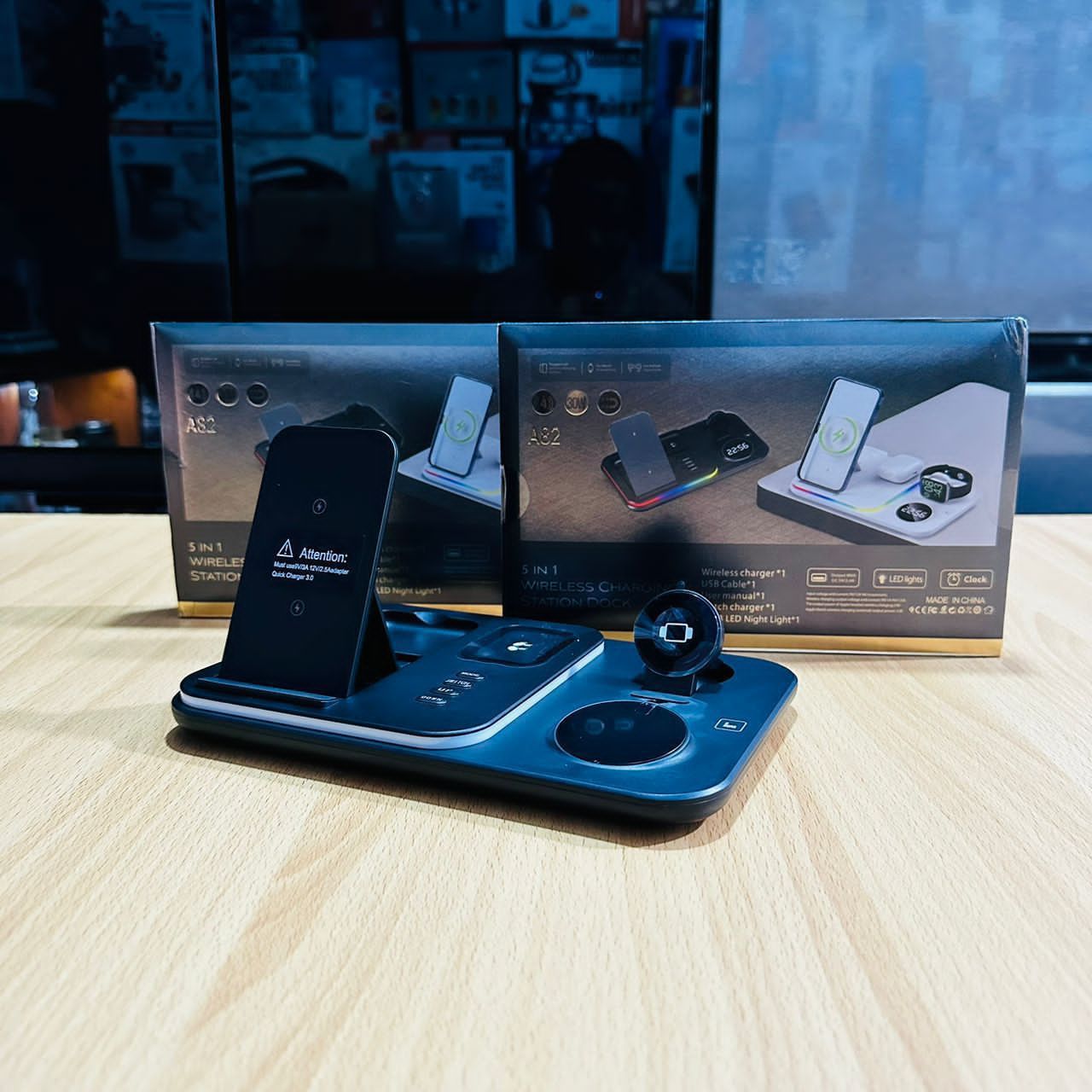 A82 5 in 1 multifunctional wireless station dock_0