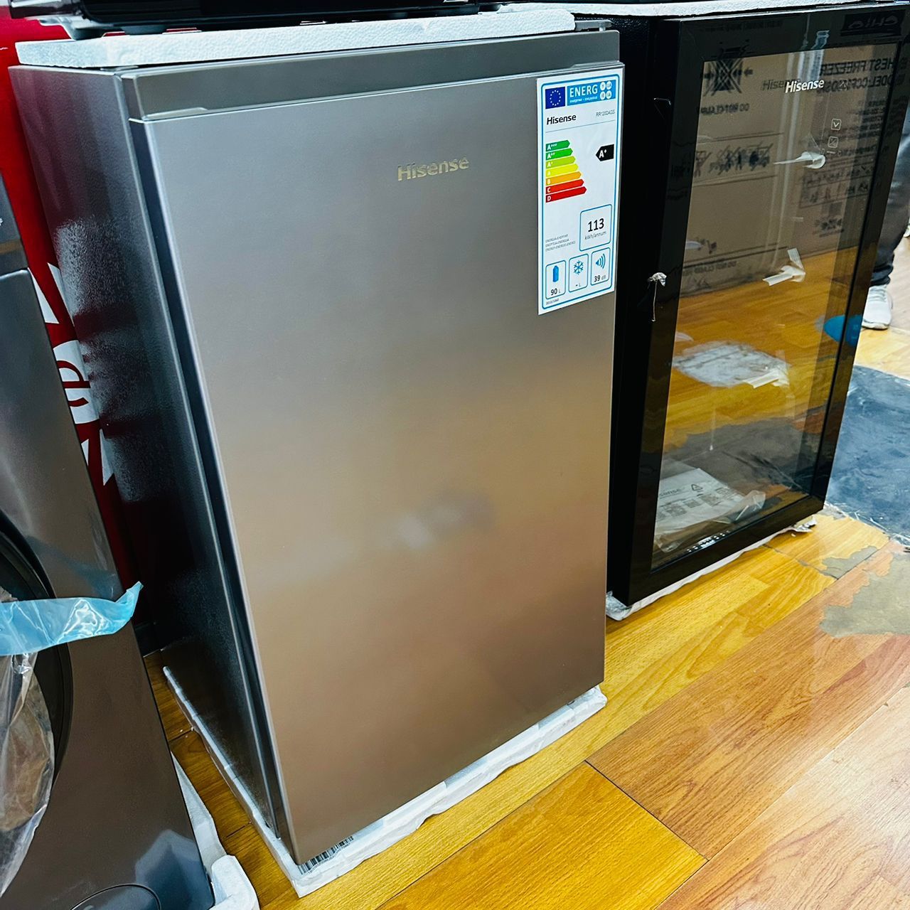 Hisense 120L single door fridge with freezer RR120DAGS_0