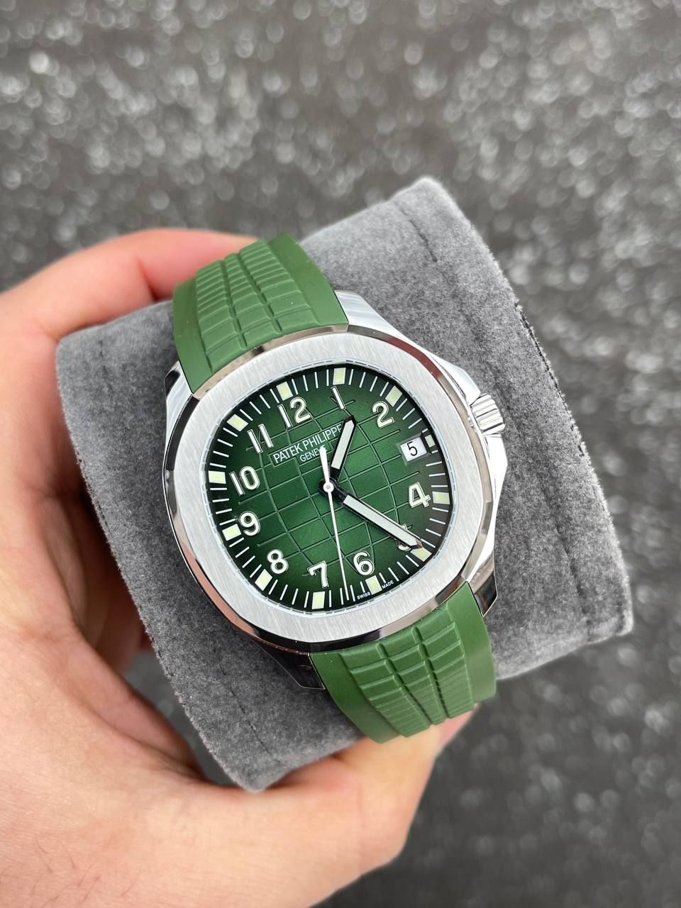 2024 SWISS ALL GREEN PATEK PHILIPPE_0