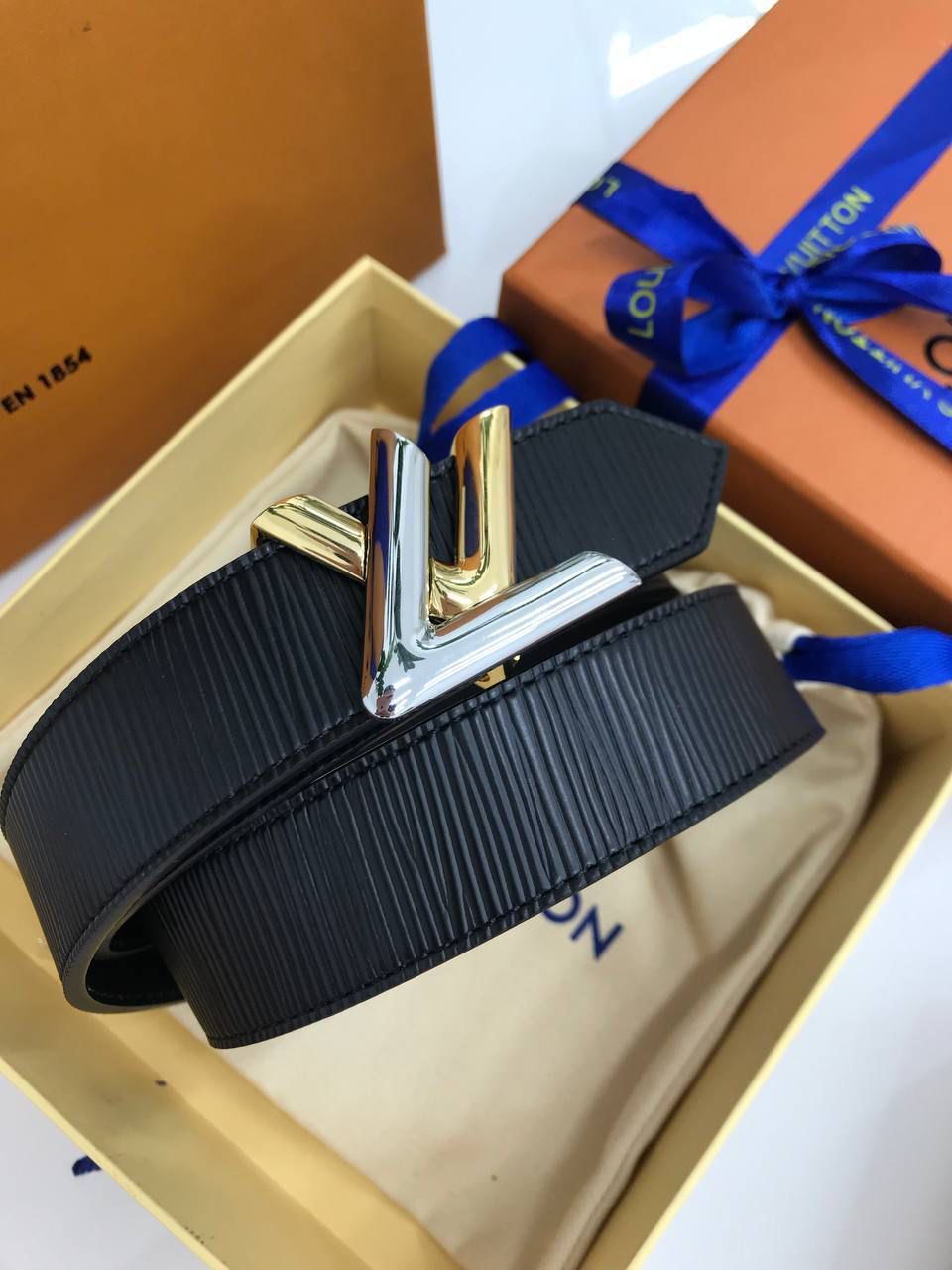 LOUIS VUITTON_0