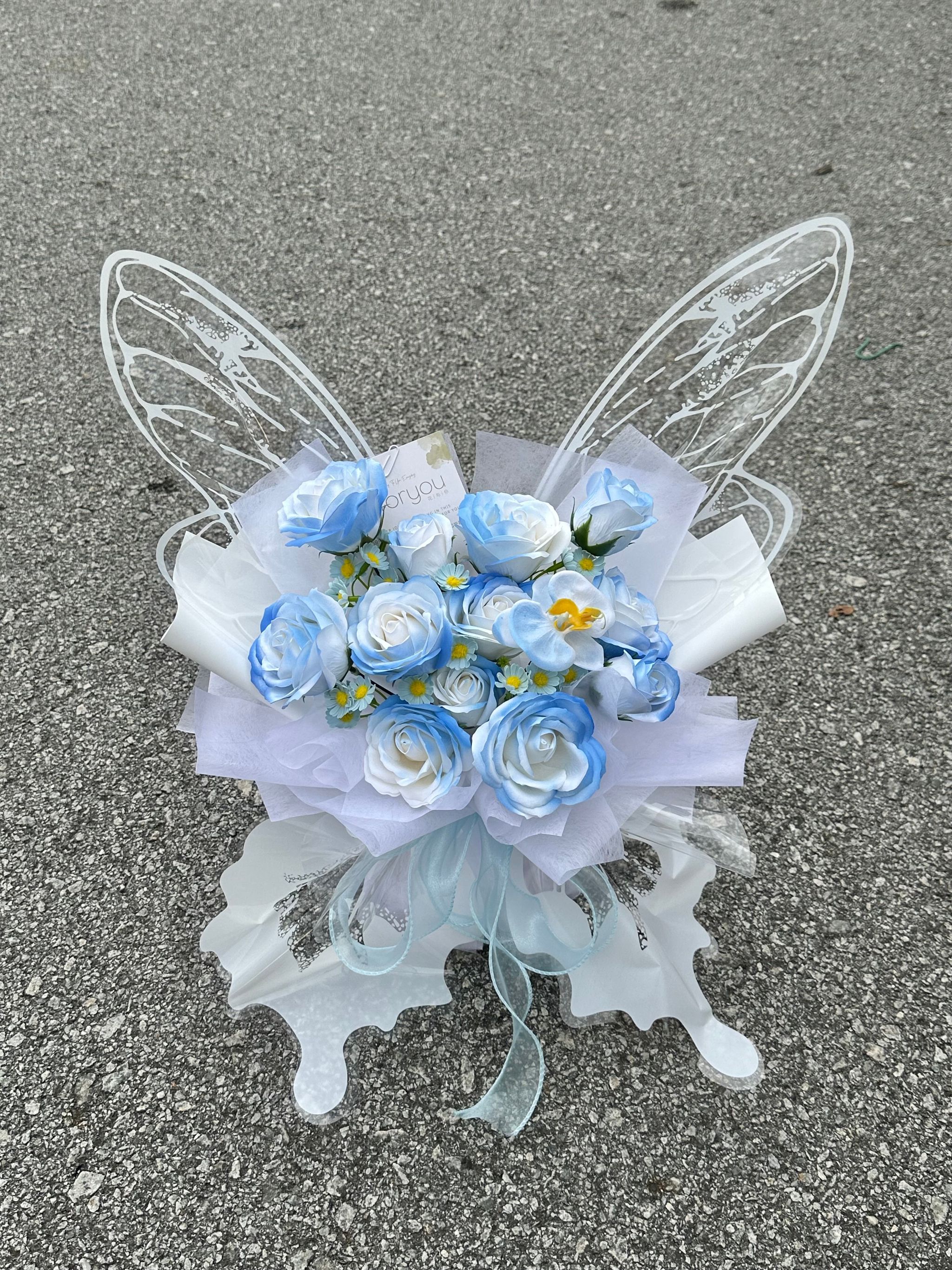 White Butterfly Bouquet (Mix Soap Flower)_1