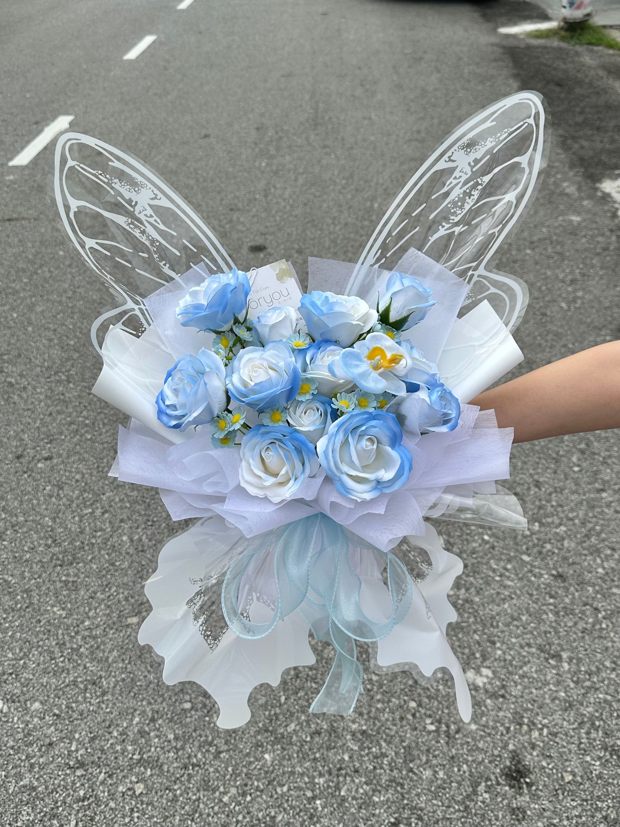 White Butterfly Bouquet (Mix Soap Flower)_0