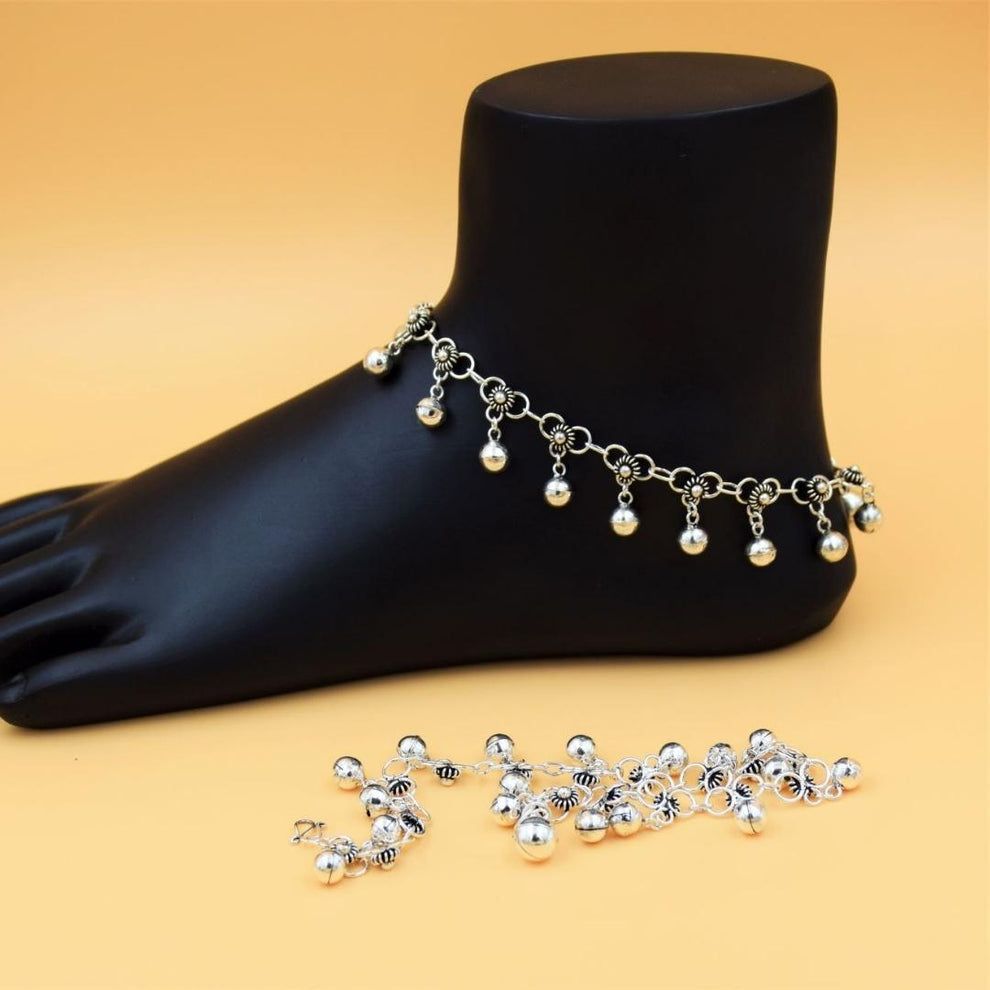 Silver enchanted bloom anklets for women_0