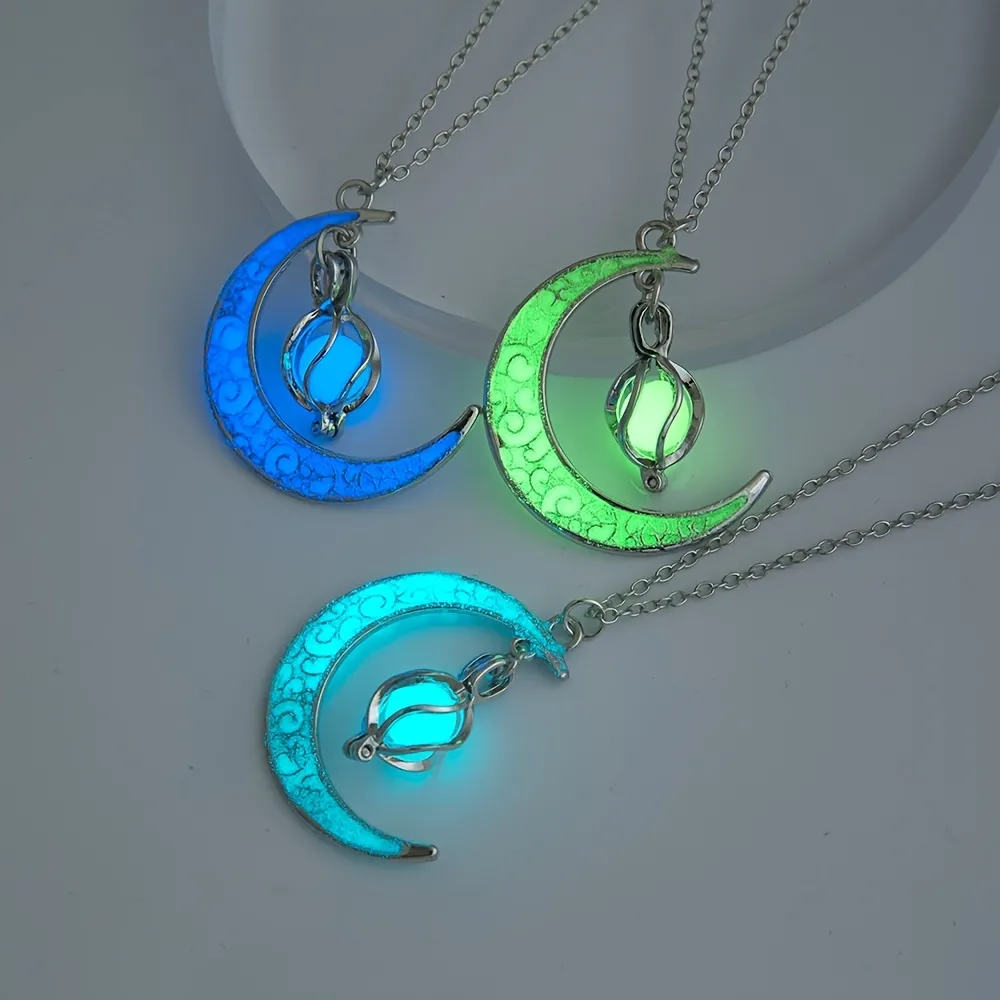 Moon Pendant Necklace Glowing In The Night Adjustable Neck Chain_0