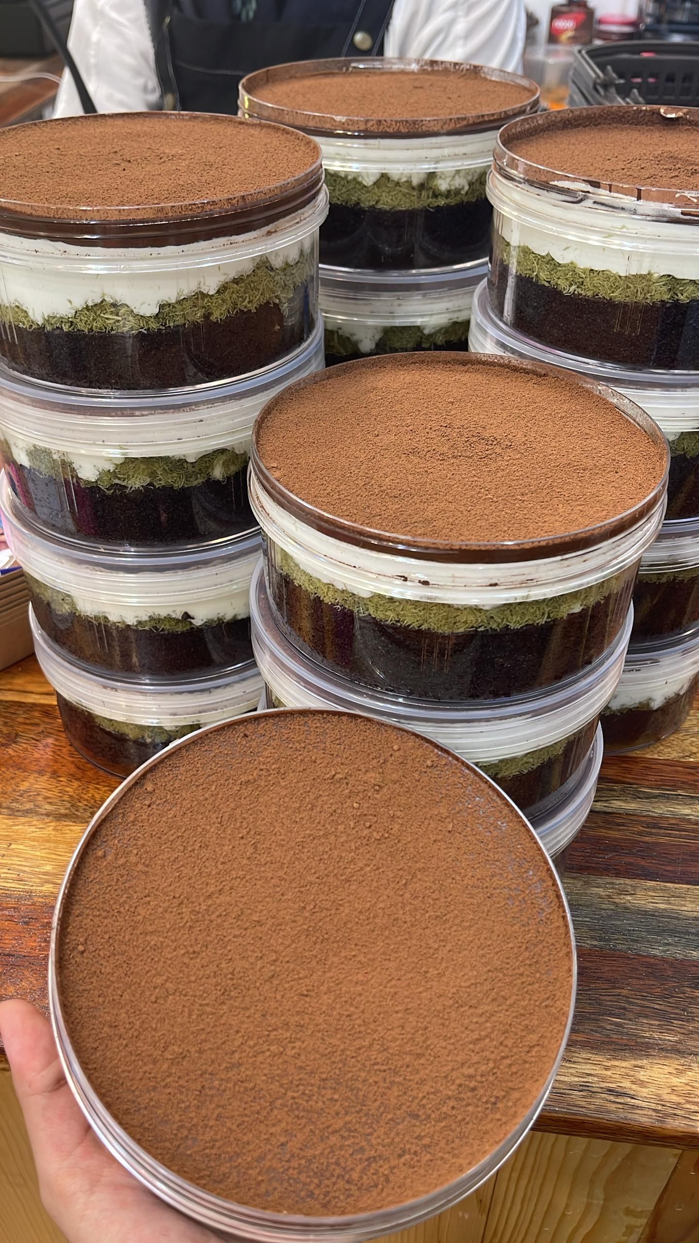 Pistachio Kunafa Dream Cake_3