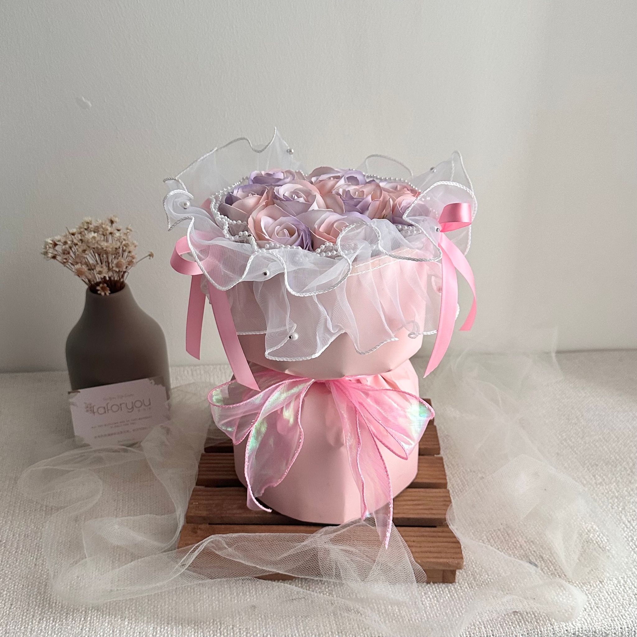 Small Ballet Style Soap Rose Round Bouquet_0