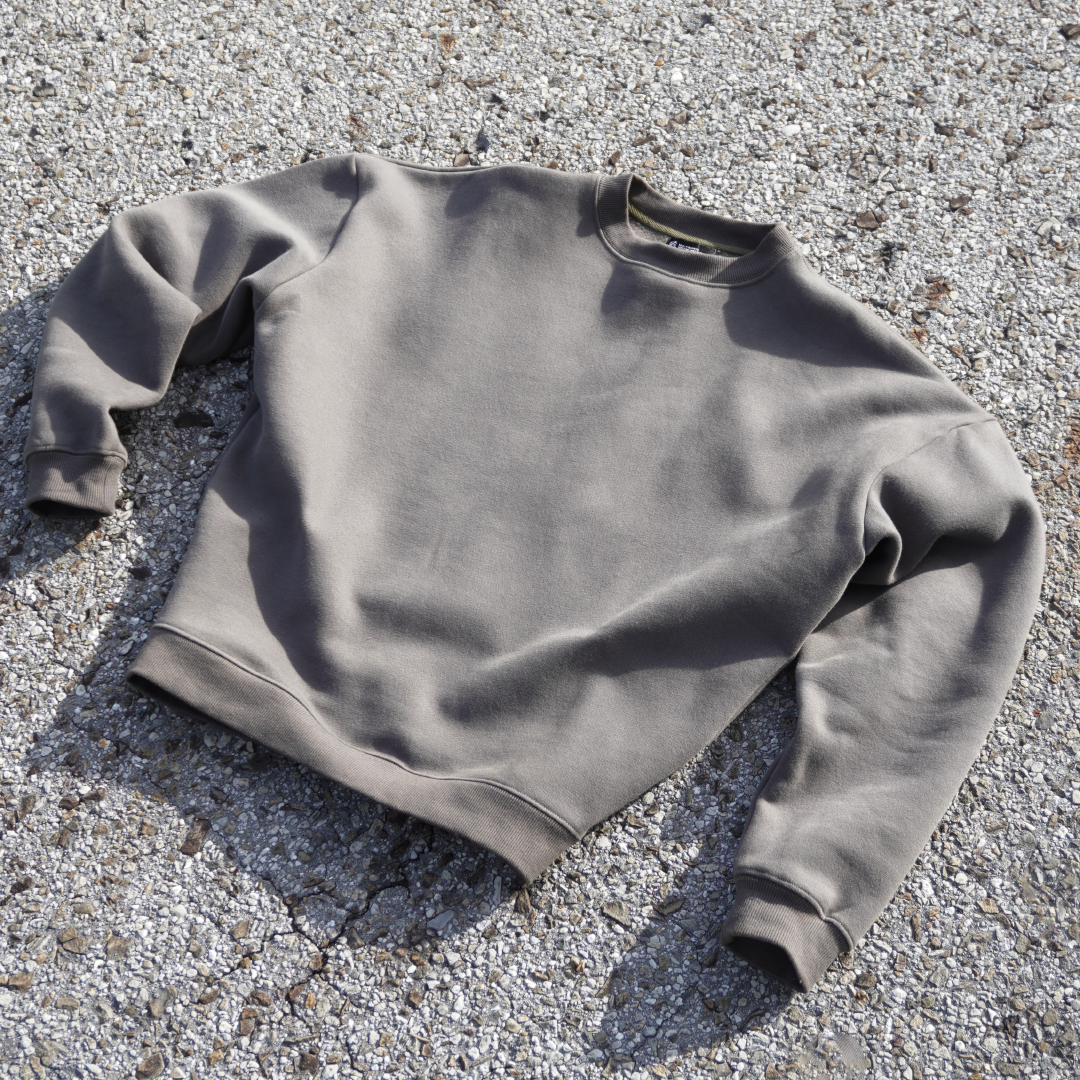 Tapered Oversized Crewneck in Grey_0