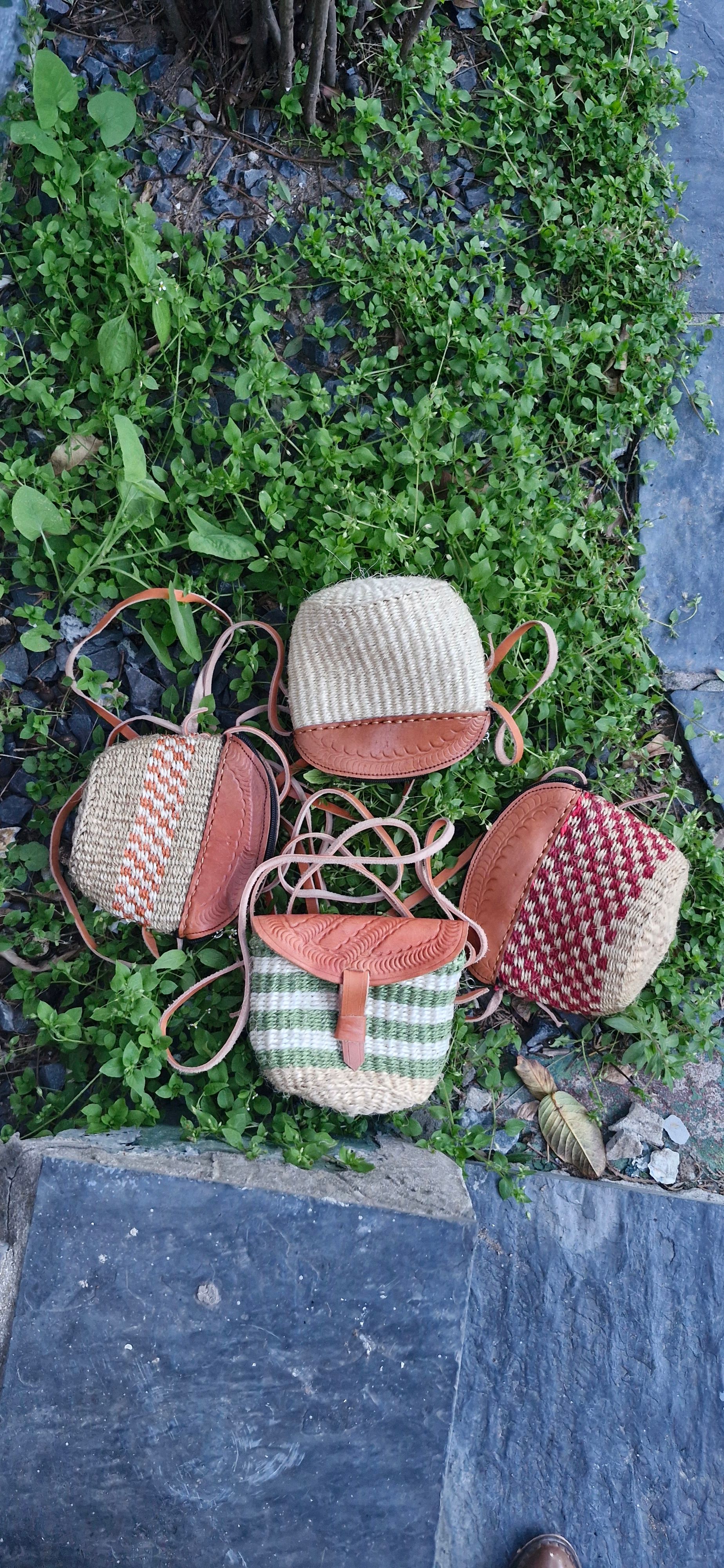 Mini leather & sisal bag_0