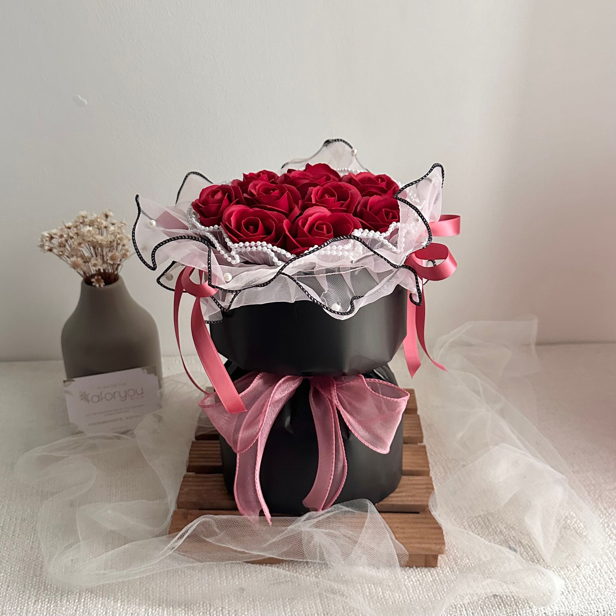 Small Ballet Style Soap Rose Round Bouquet_0