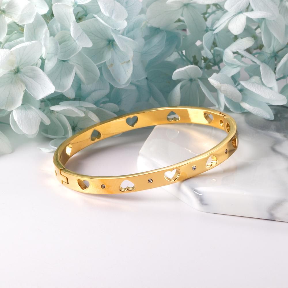 Golden Heart Bangle - 18k Gold _0