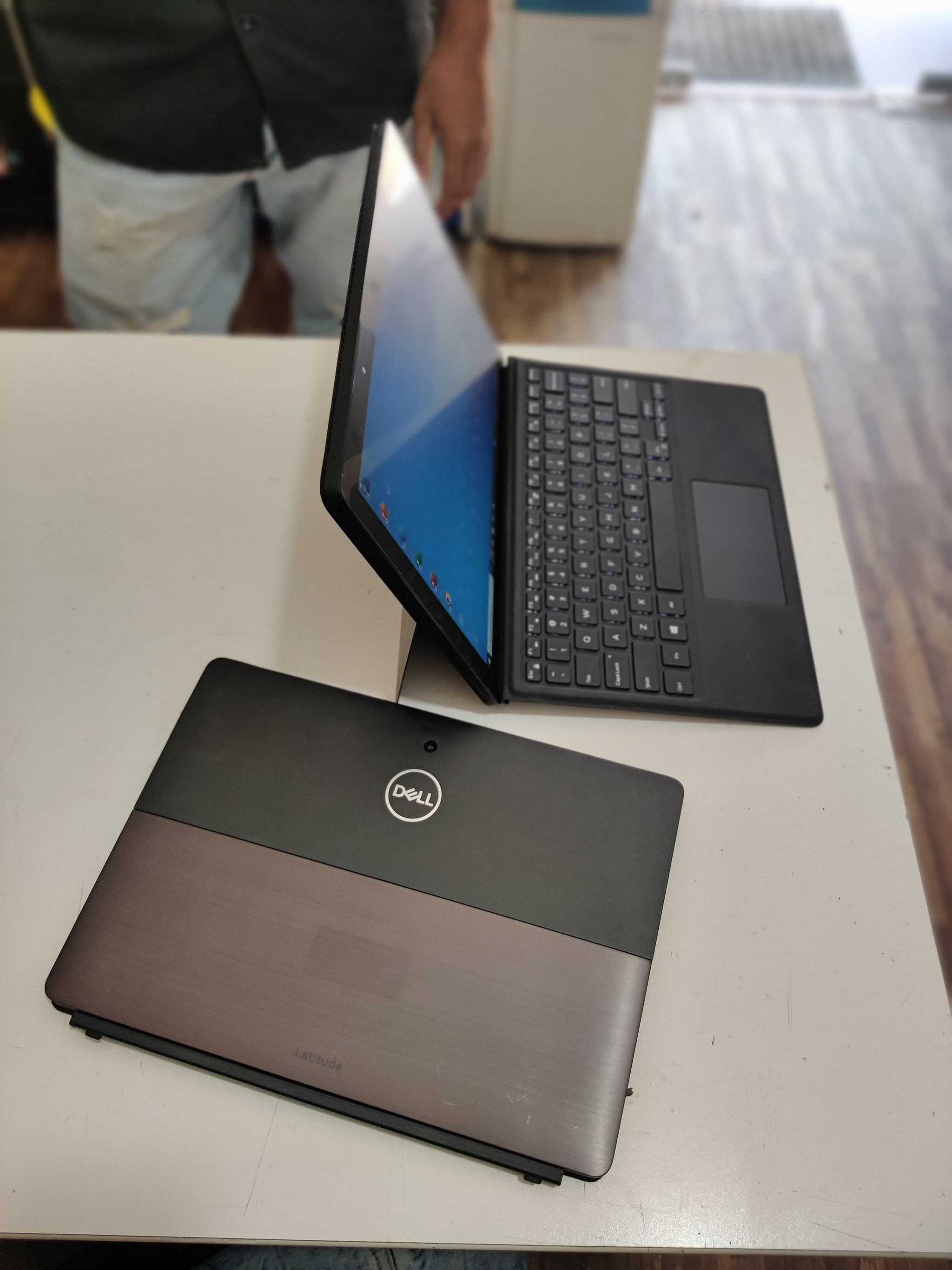 Dell Latitude 5290 2 in 1_1