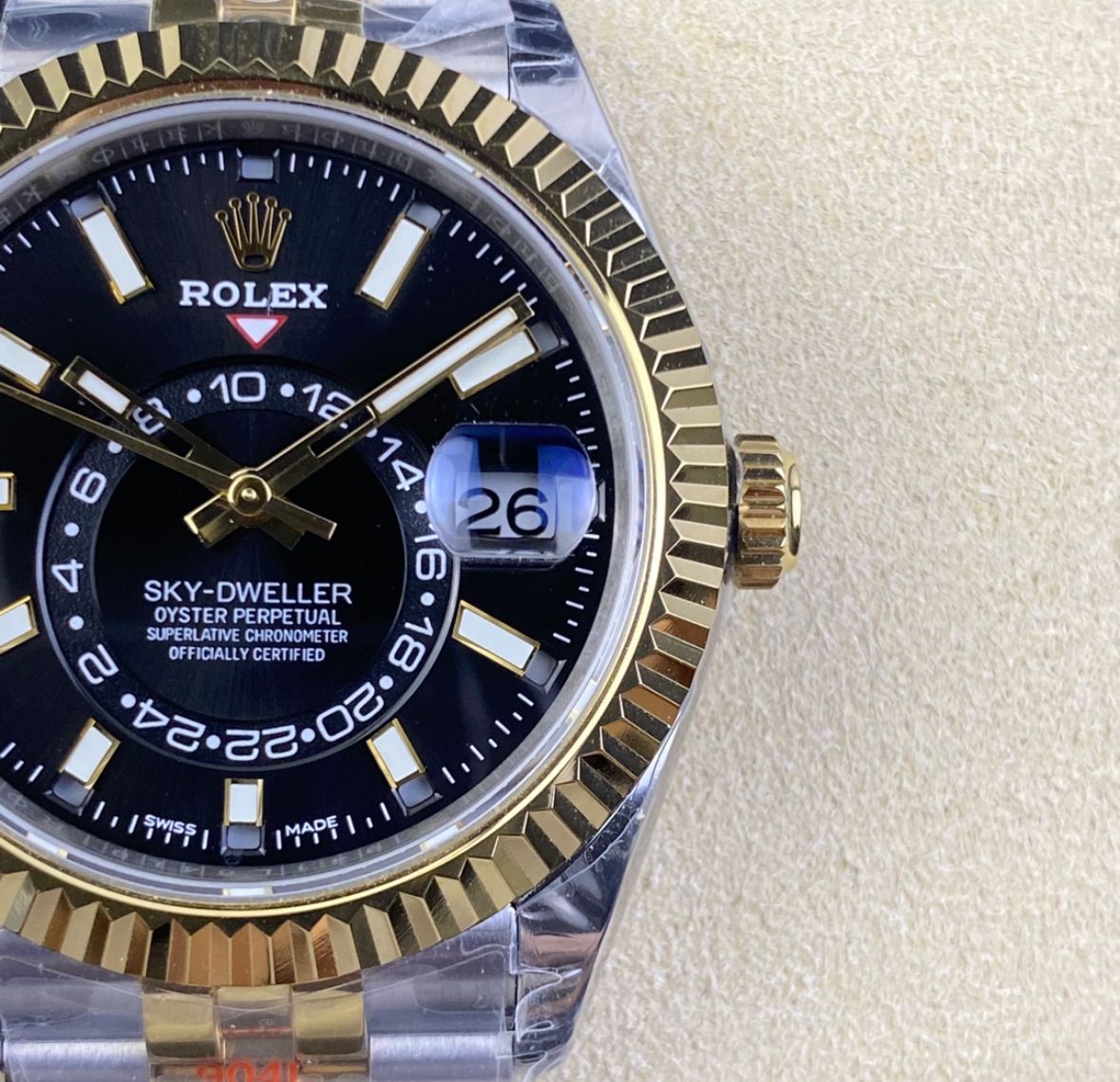 Super Clone Sky-Dweller 42MM Two-Tone Gold & Steel, Black Dial, Jubilee _1