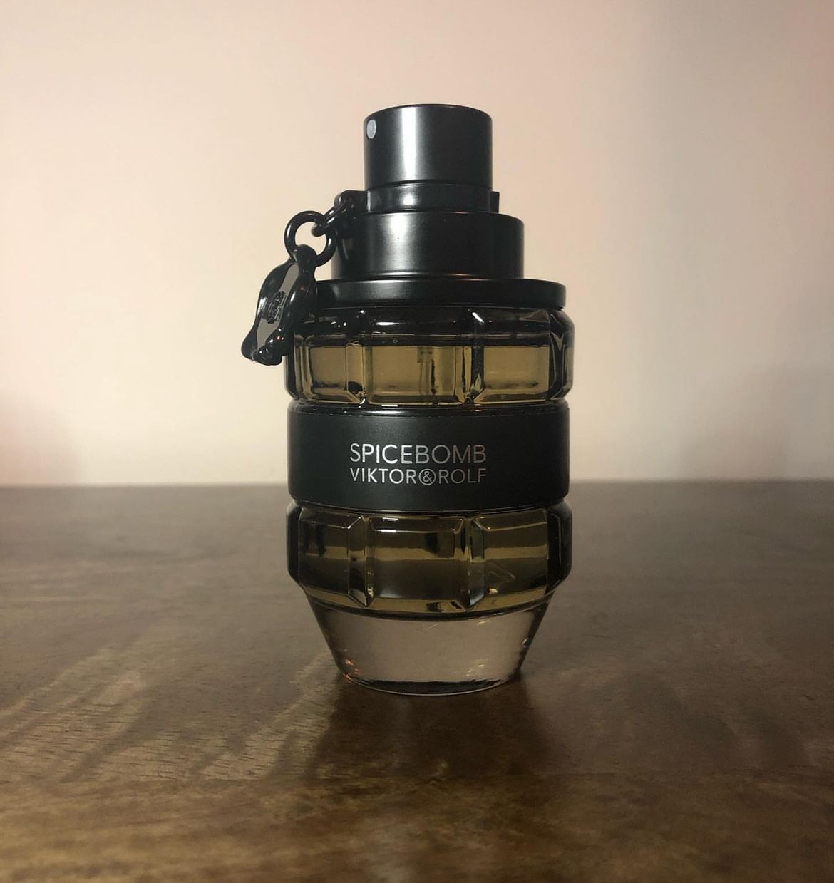 Viktor and Rolf SPICEBOMB EDT (90ml)_0