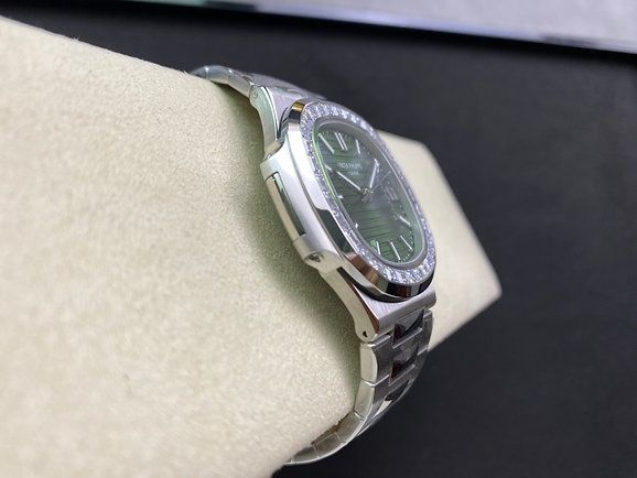 Patek Philippe Nautilus 5711/1300A-001_2