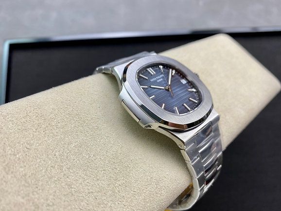 Patek Philippe 5711 Nautilus_3