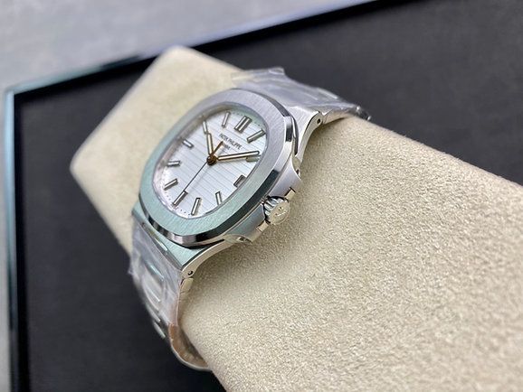 Patek Philippe 5711 Nautilus_5