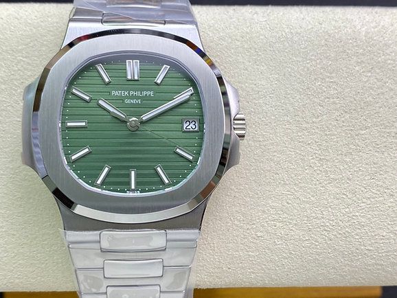 Patek Philippe 5711 Nautilus green_0