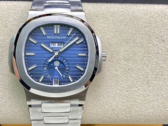 Patek Philippe Nautilus Annual Calendar 5726_0