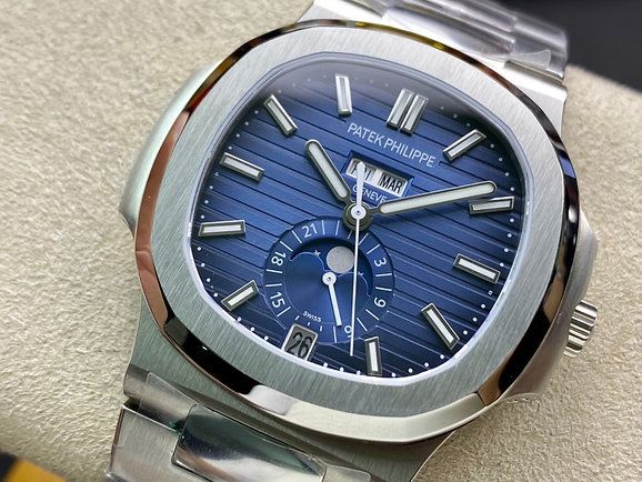 Patek Philippe Nautilus Annual Calendar 5726_2