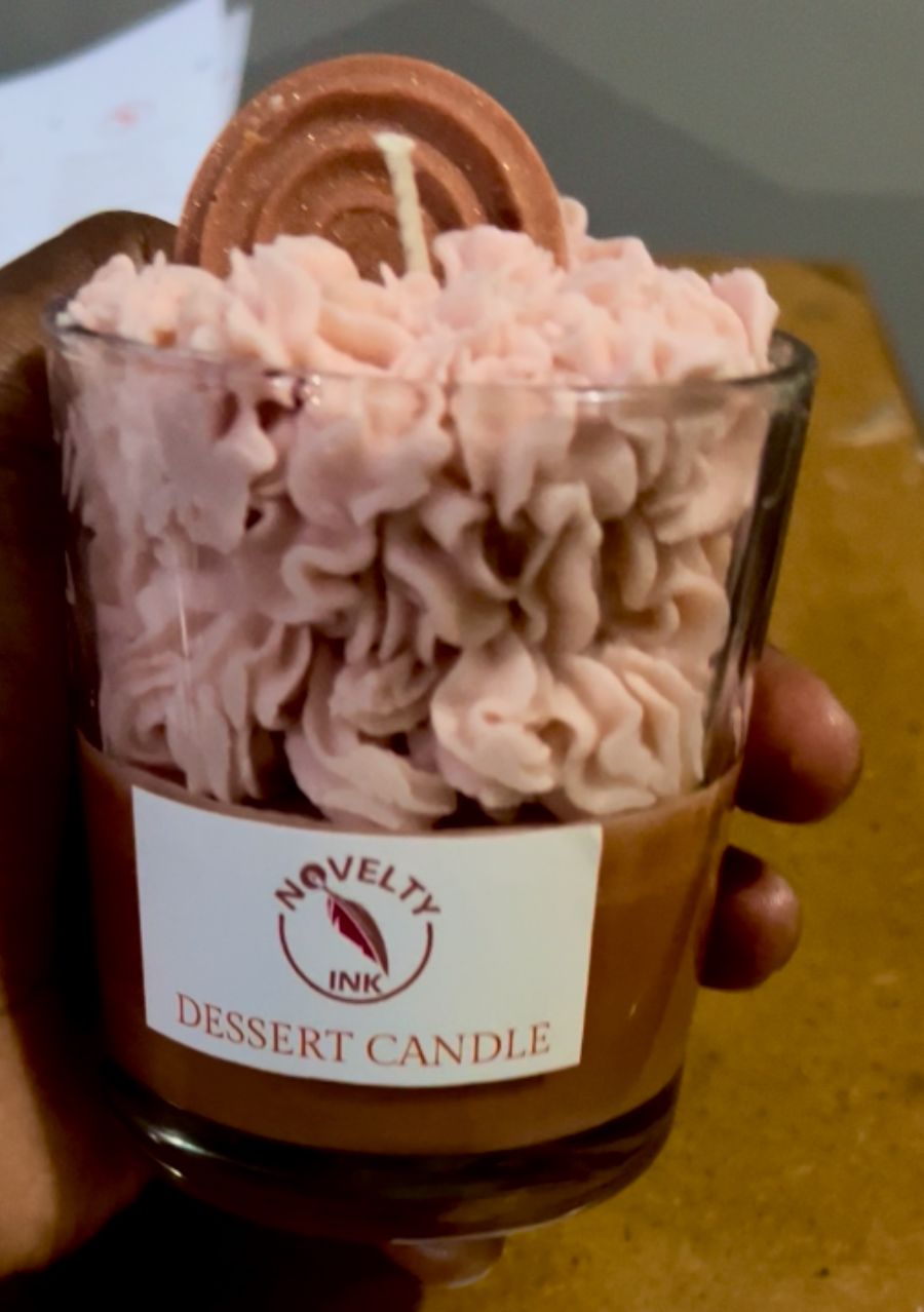 Caramel dessert candle_0