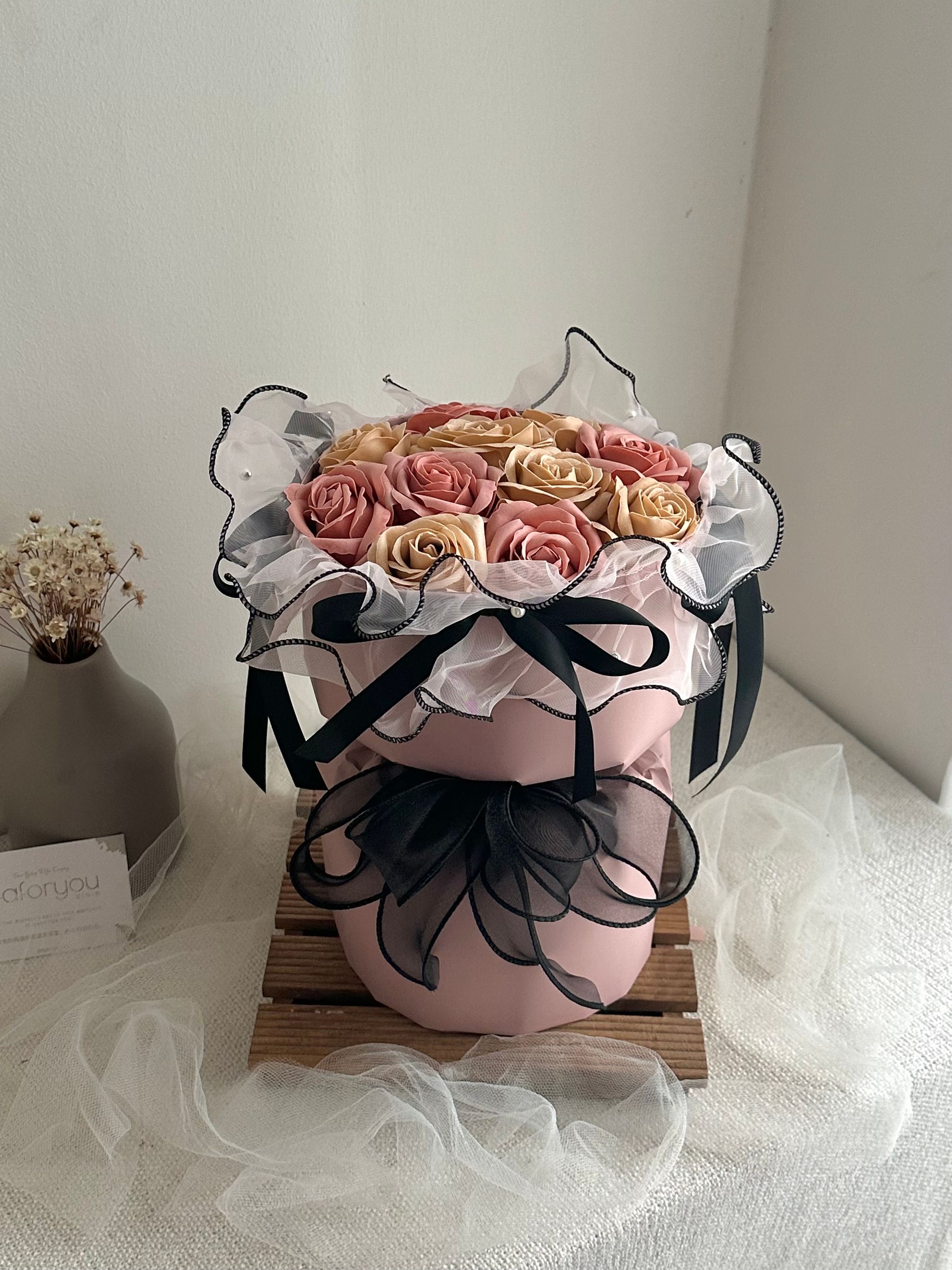 Medium Ballet Style Soap Rose Round Bouquet_0