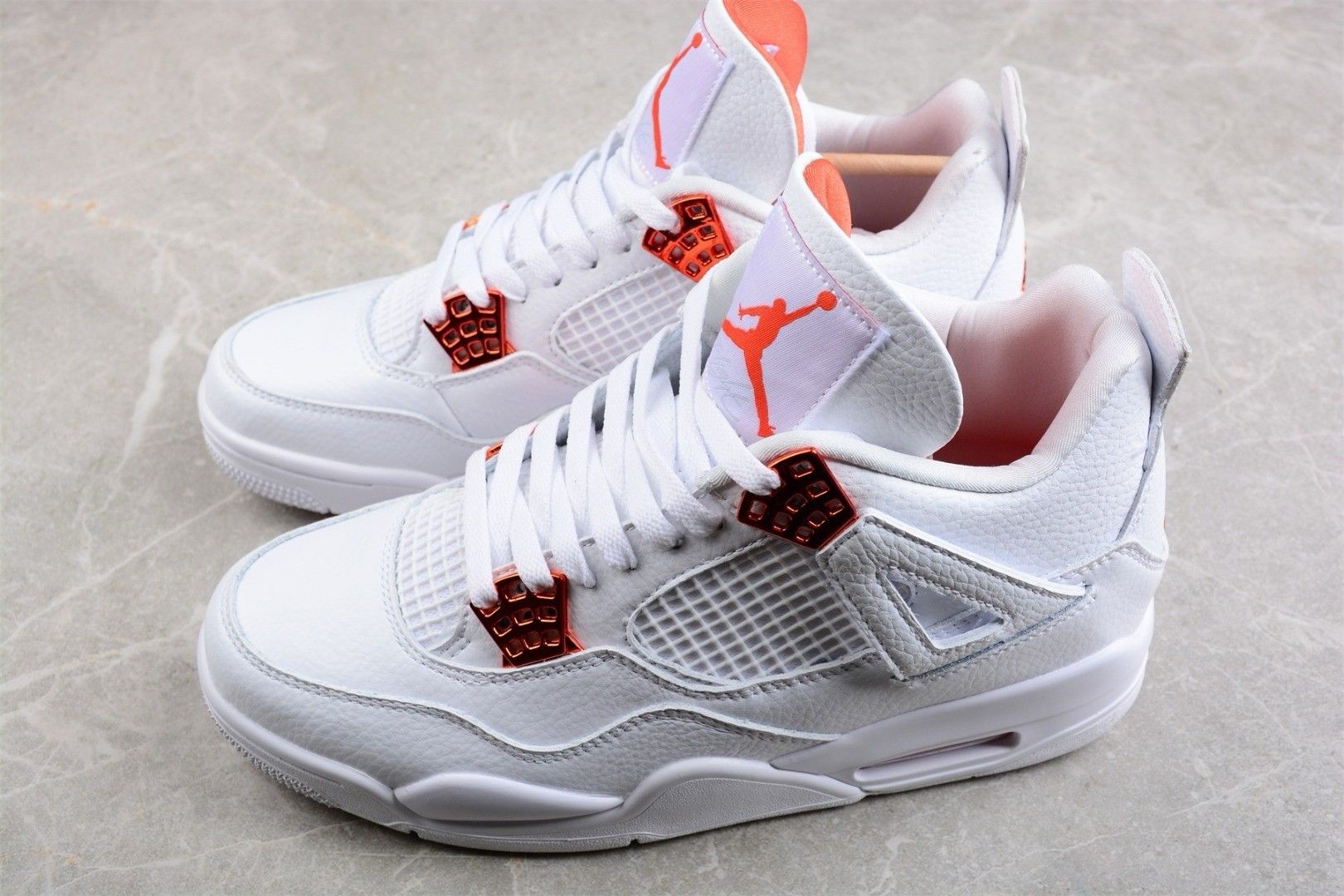 Jordan 4 metallic red_3