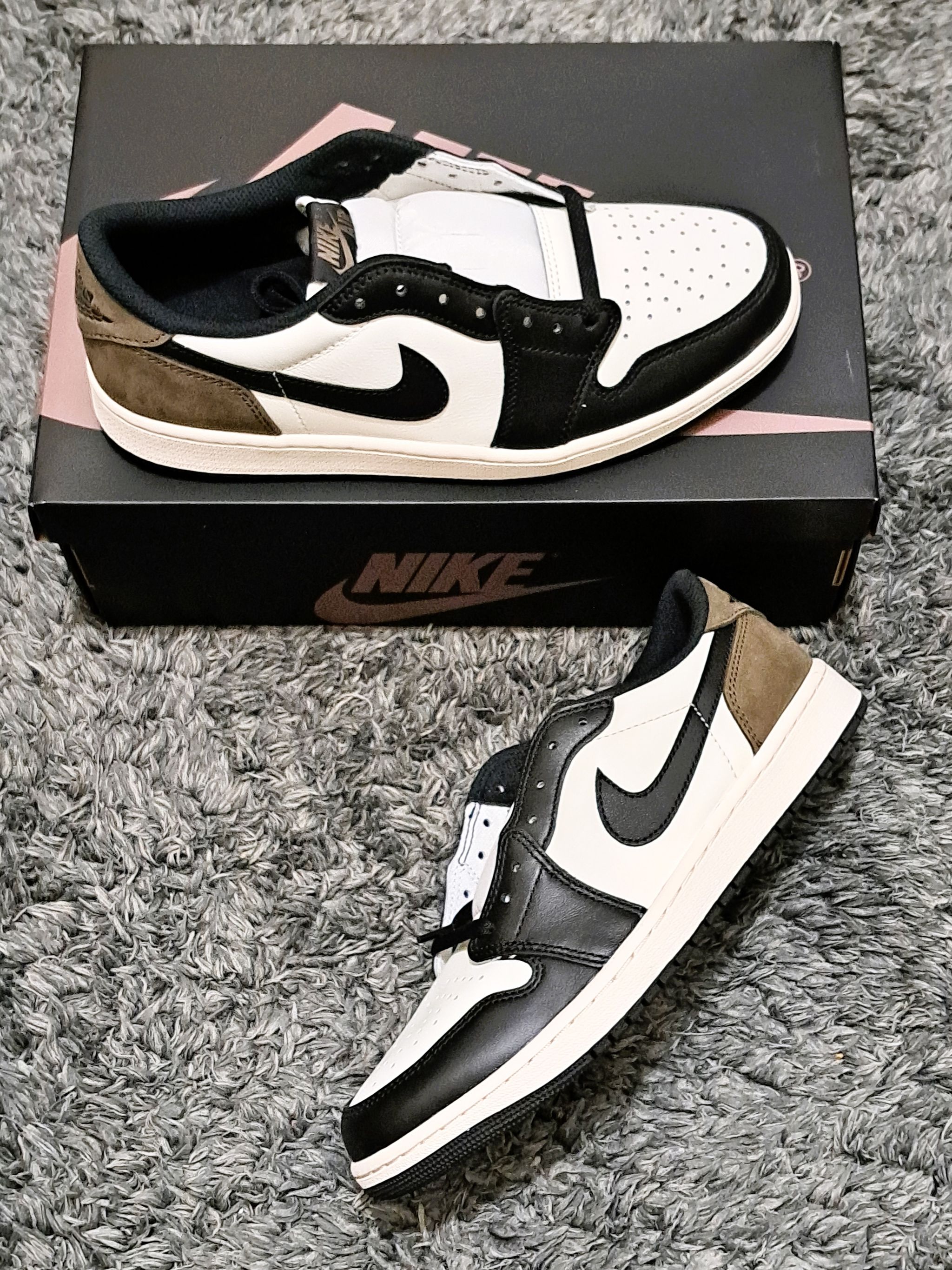 Jordan 1 Retro Low OG Mocha 10US_0