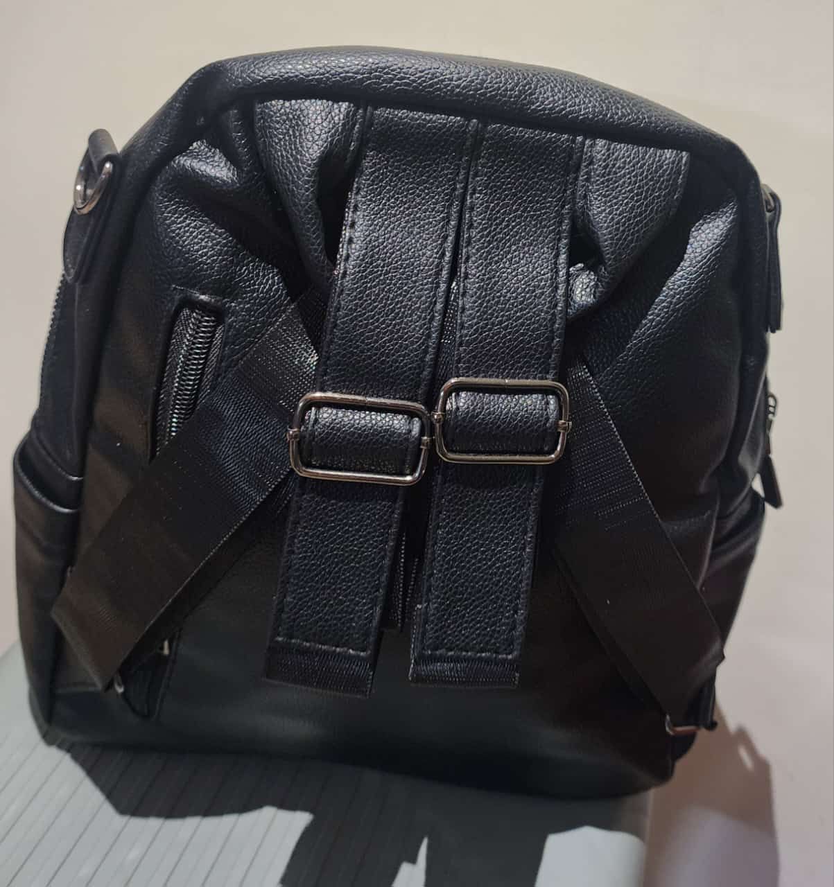 Mamy' s leather Backpack._1