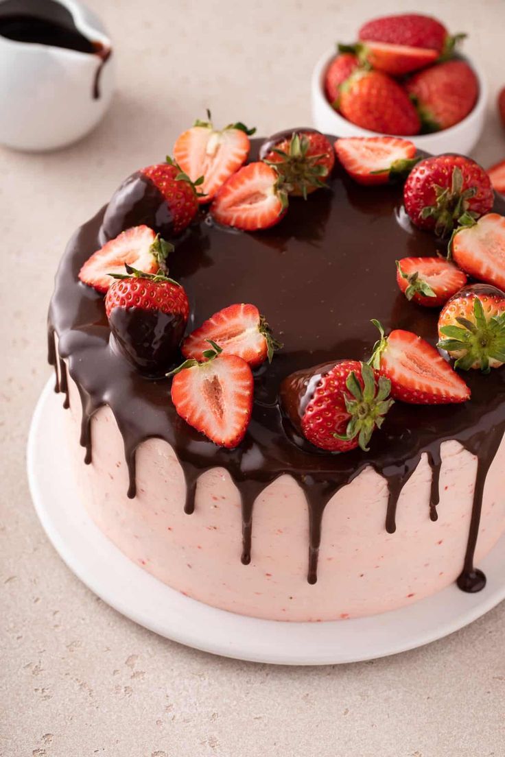 Chocolate Strawberry Cake_0