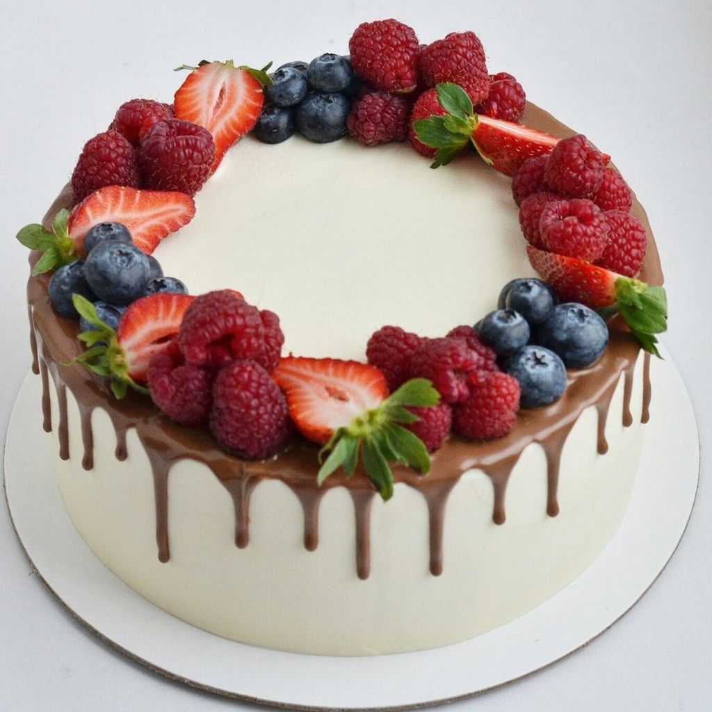 9 inches  2 Layers Whipped cream Cake    _4