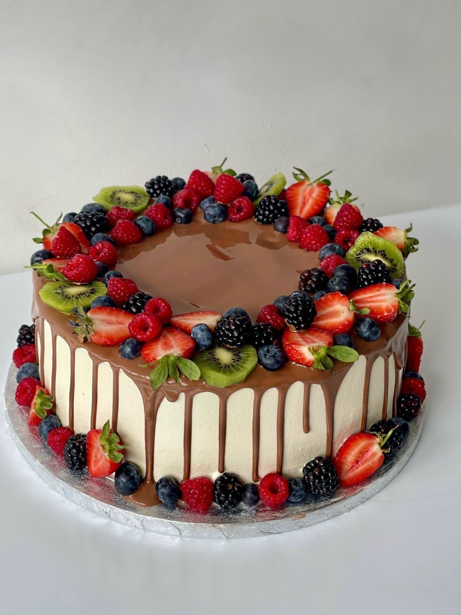 9 inches  2 Layers Whipped cream Cake    _2