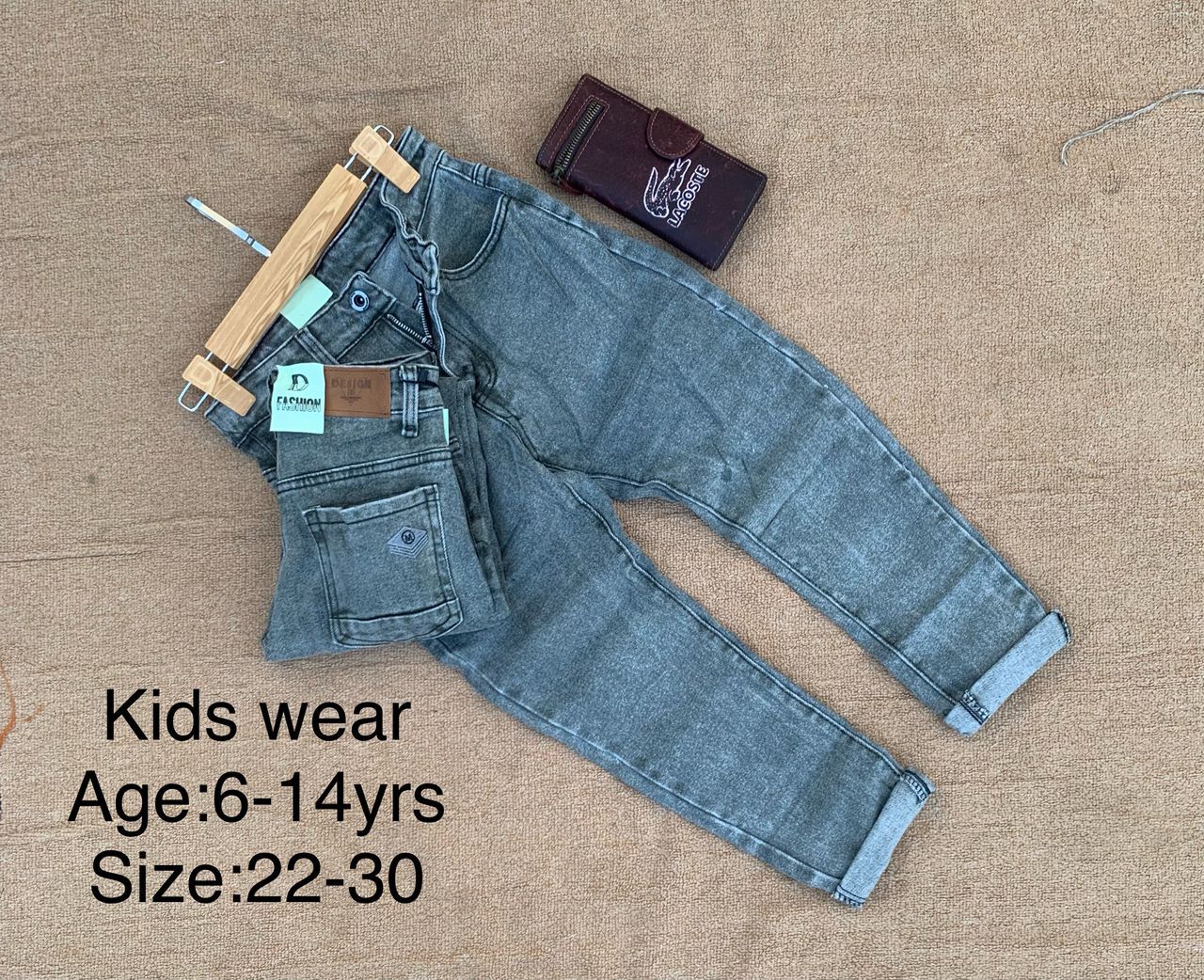 Kids wear jeans and cadets _0